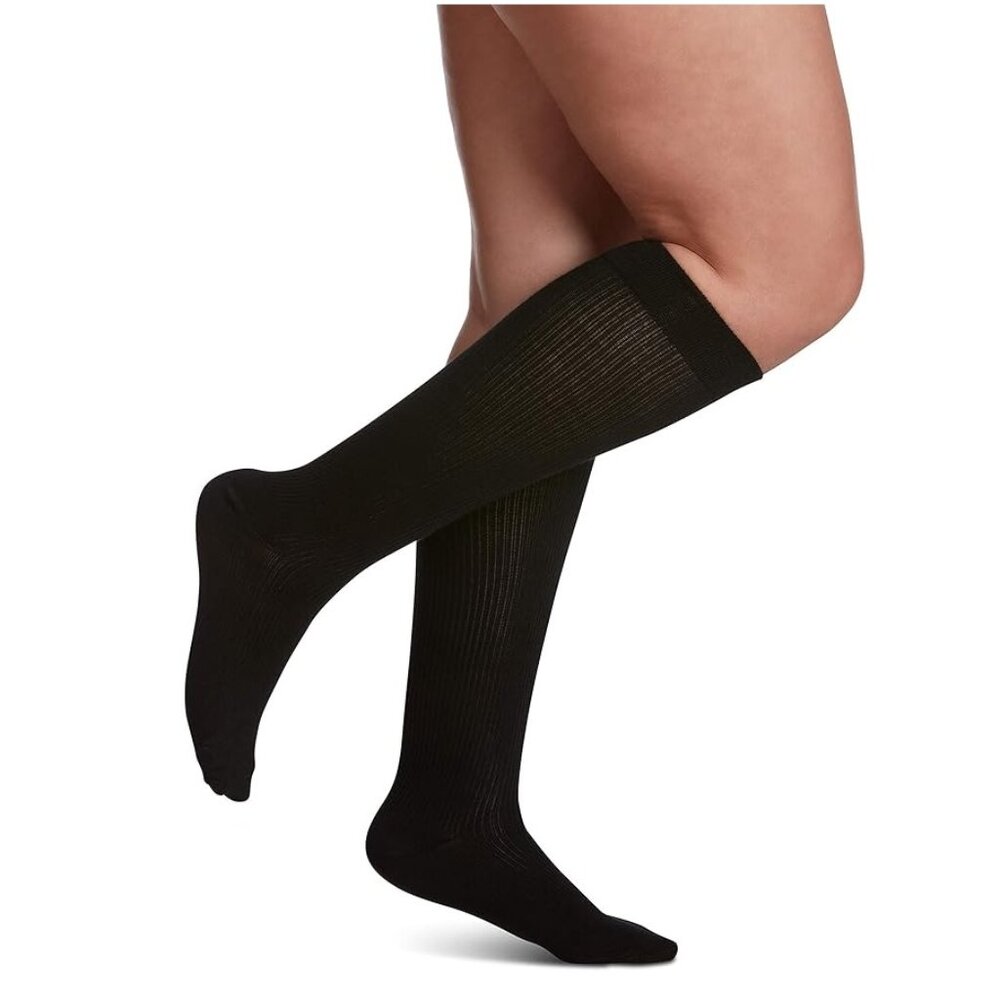Sigvaris Traveno Travel Socks 146 Women's 15-20 mmHg Compression Calf Stockings